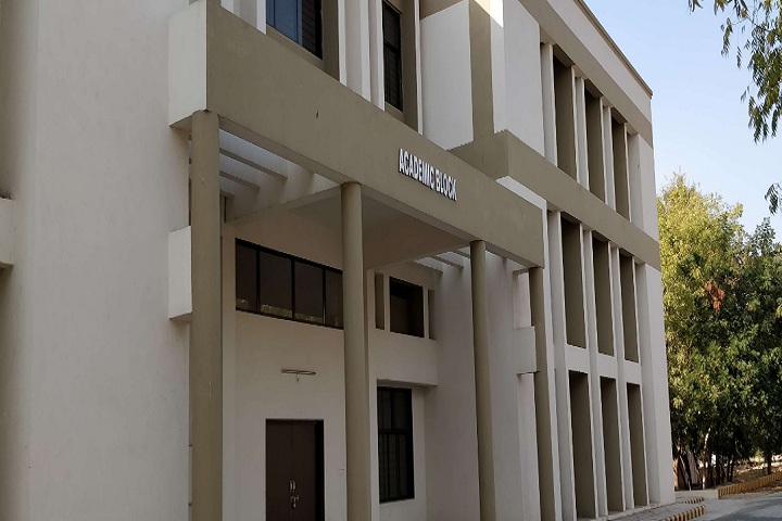 https://cache.careers360.mobi/media/colleges/social-media/media-gallery/11395/2021/1/1/Academic Block of Government Polytechnic Palanpur_Campus-View.jpg